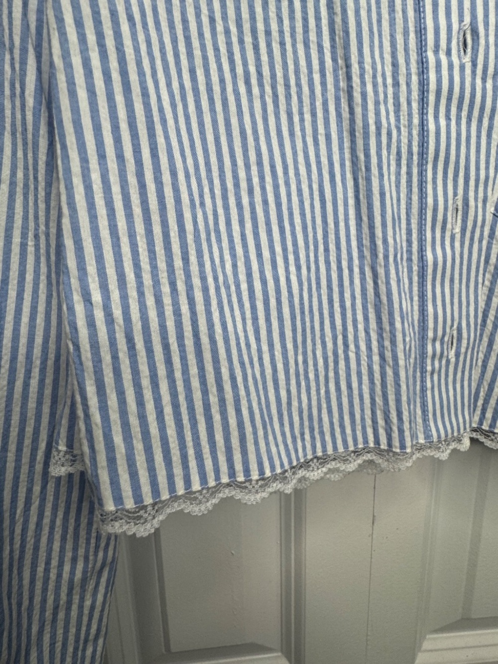 Cropped button down - Picture 3 of 4